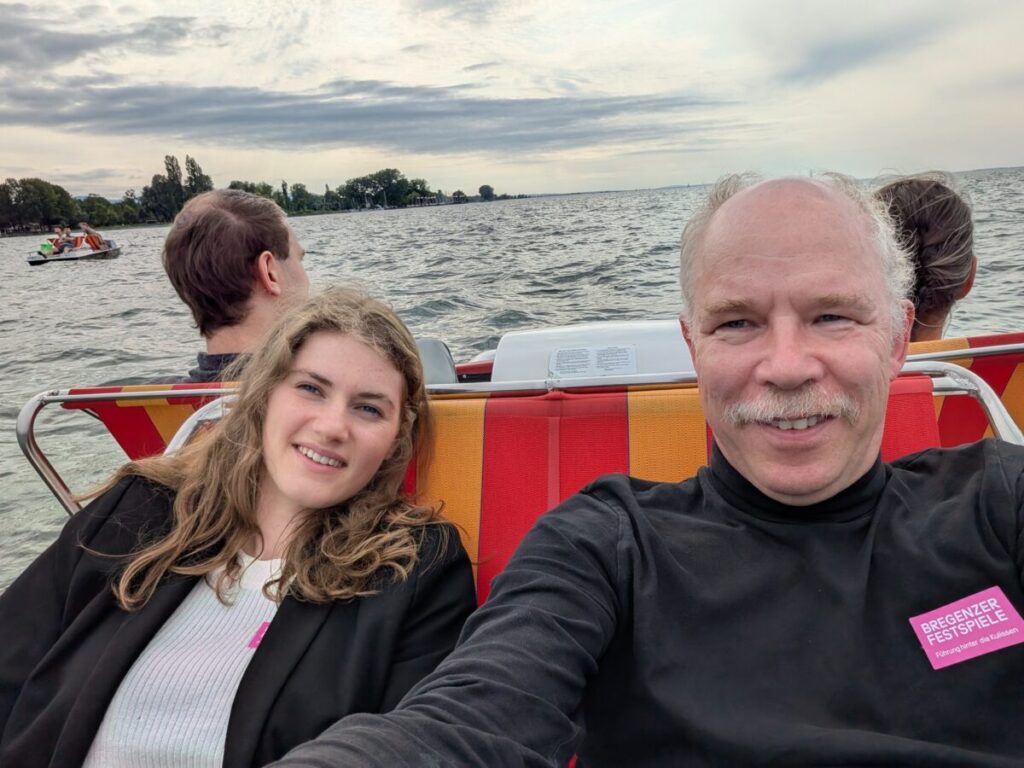 Felicitas und Michael beim Tretbootfahren