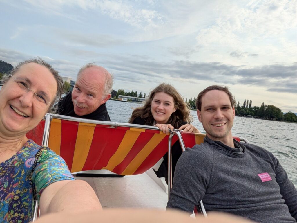 Selfie von Gundula, Michael, Felicitas und Ruben im Tretboot